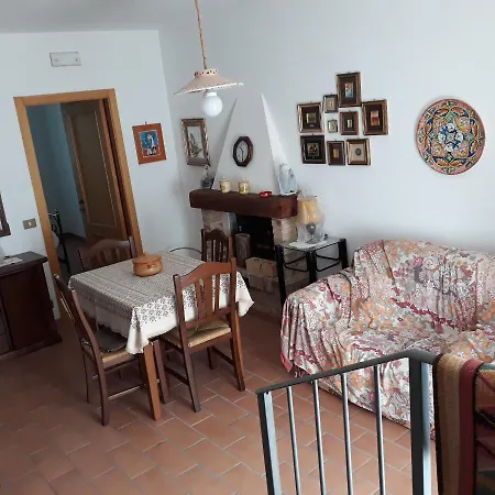 Apartment Casa In Collina A Moresco